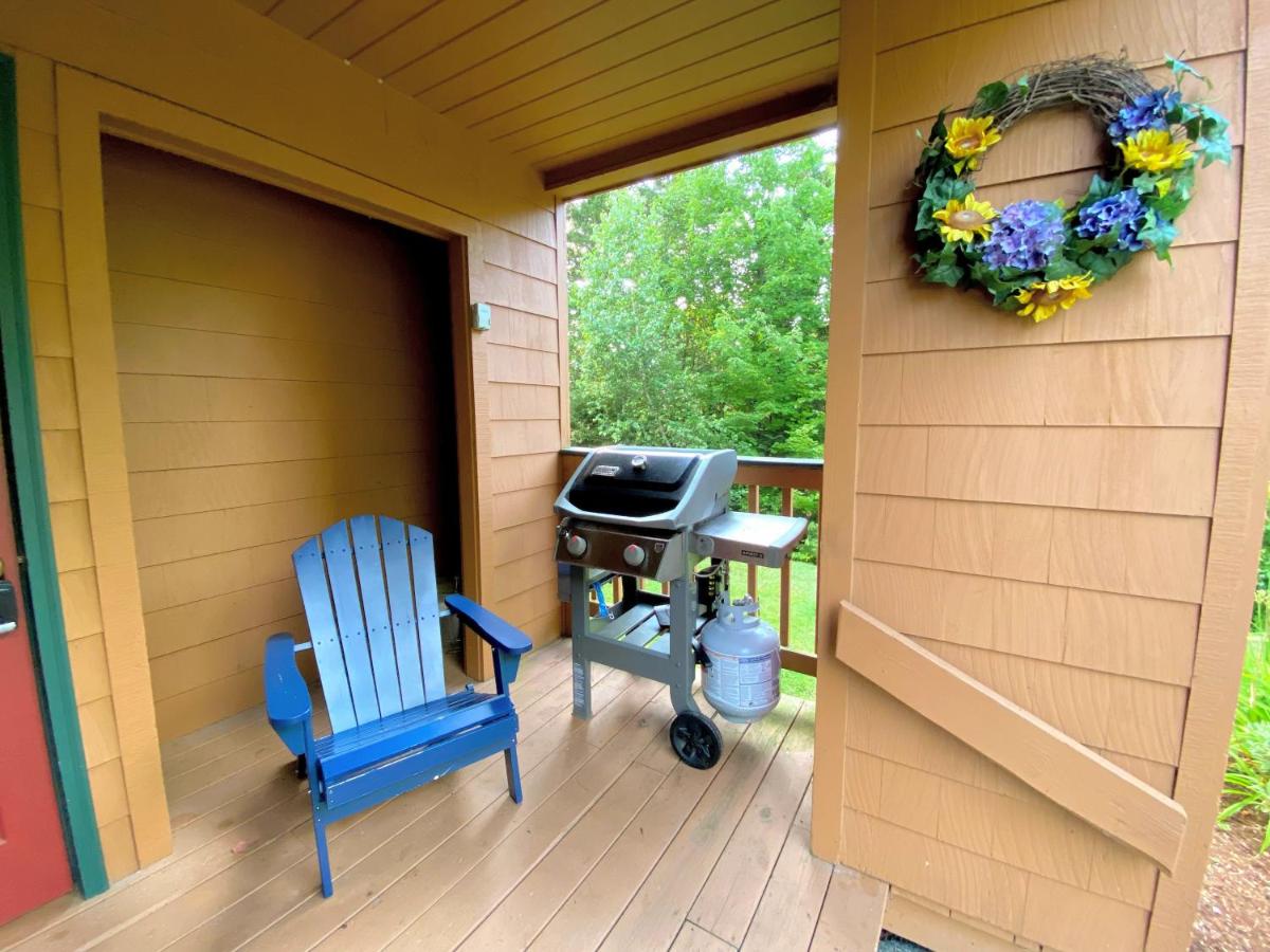 | W2 Mount Washington Place Townhome for winter seasonal 1 minute to ski slopes, reliable WiFi