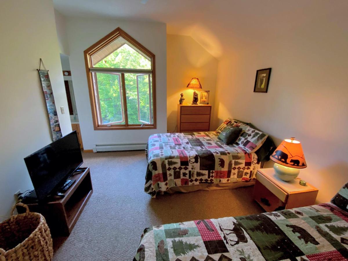 | W2 Mount Washington Place Townhome for winter seasonal 1 minute to ski slopes, reliable WiFi