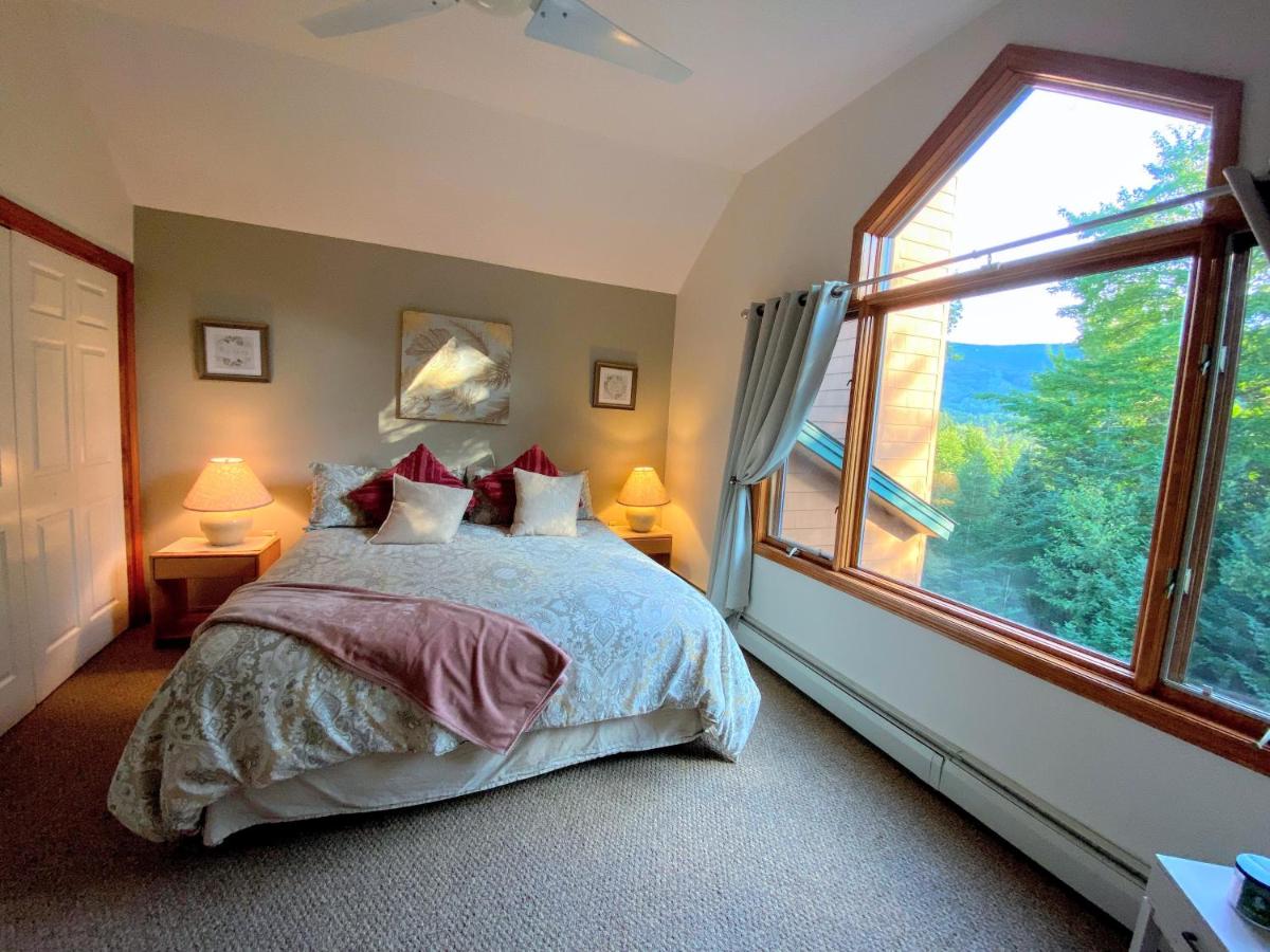 | W2 Mount Washington Place Townhome for winter seasonal 1 minute to ski slopes, reliable WiFi