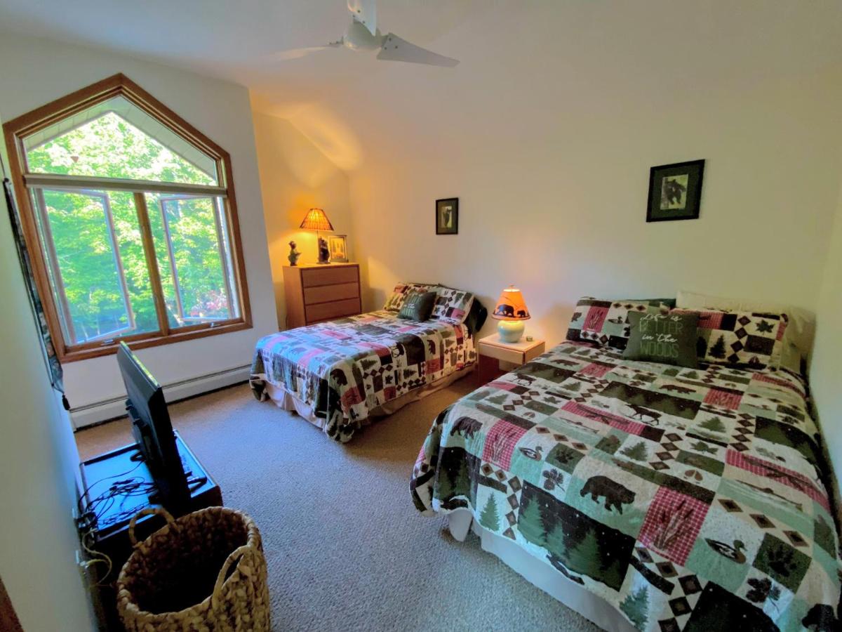 | W2 Mount Washington Place Townhome for winter seasonal 1 minute to ski slopes, reliable WiFi