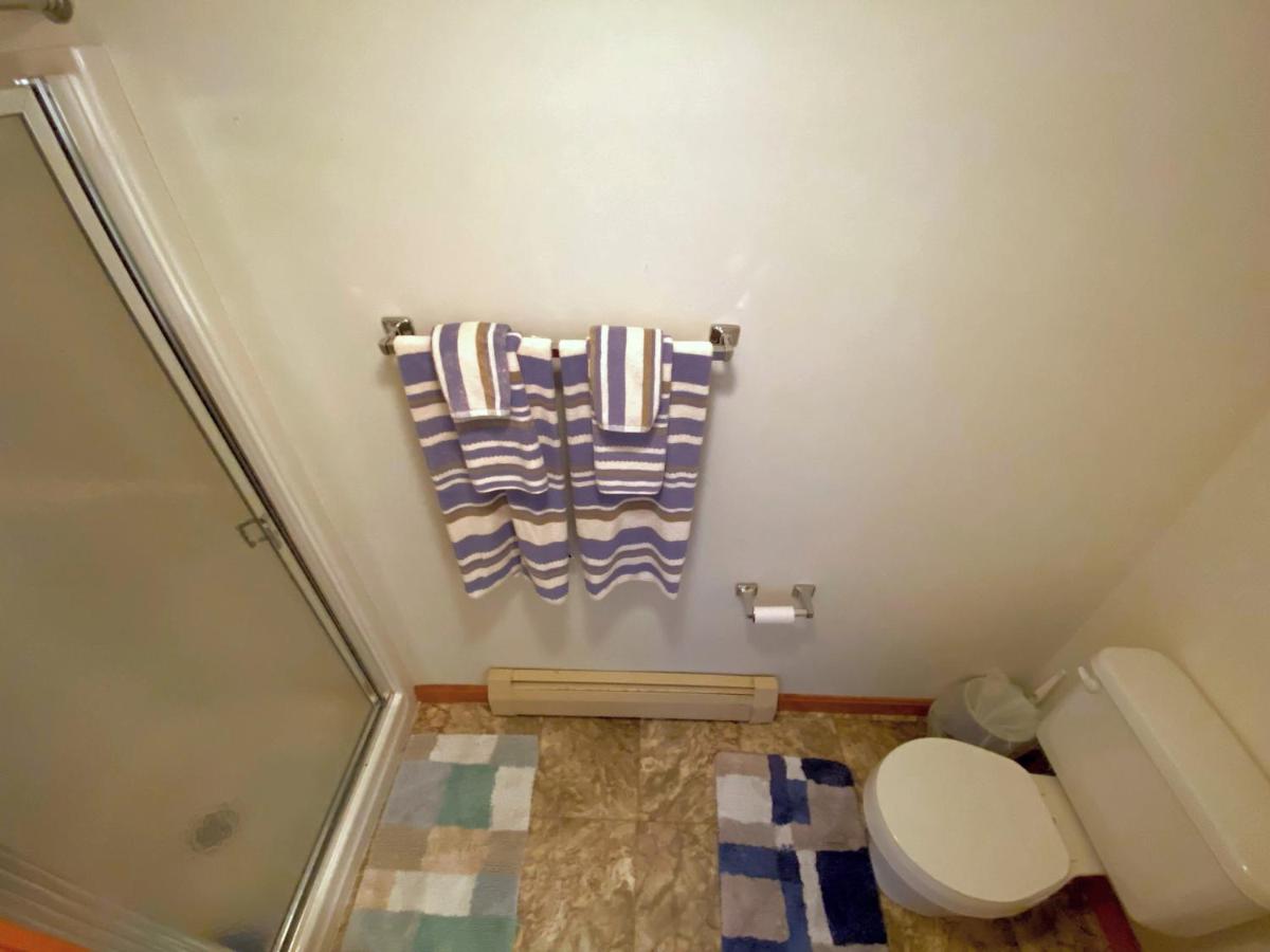 | W2 Mount Washington Place Townhome for winter seasonal 1 minute to ski slopes, reliable WiFi
