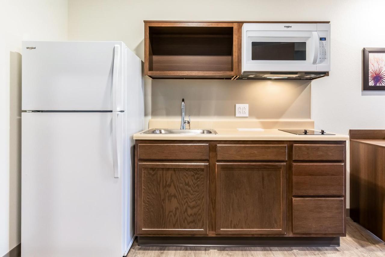 Standard King Room - Non Smoking at WoodSpring Suites Gurnee - Chicago