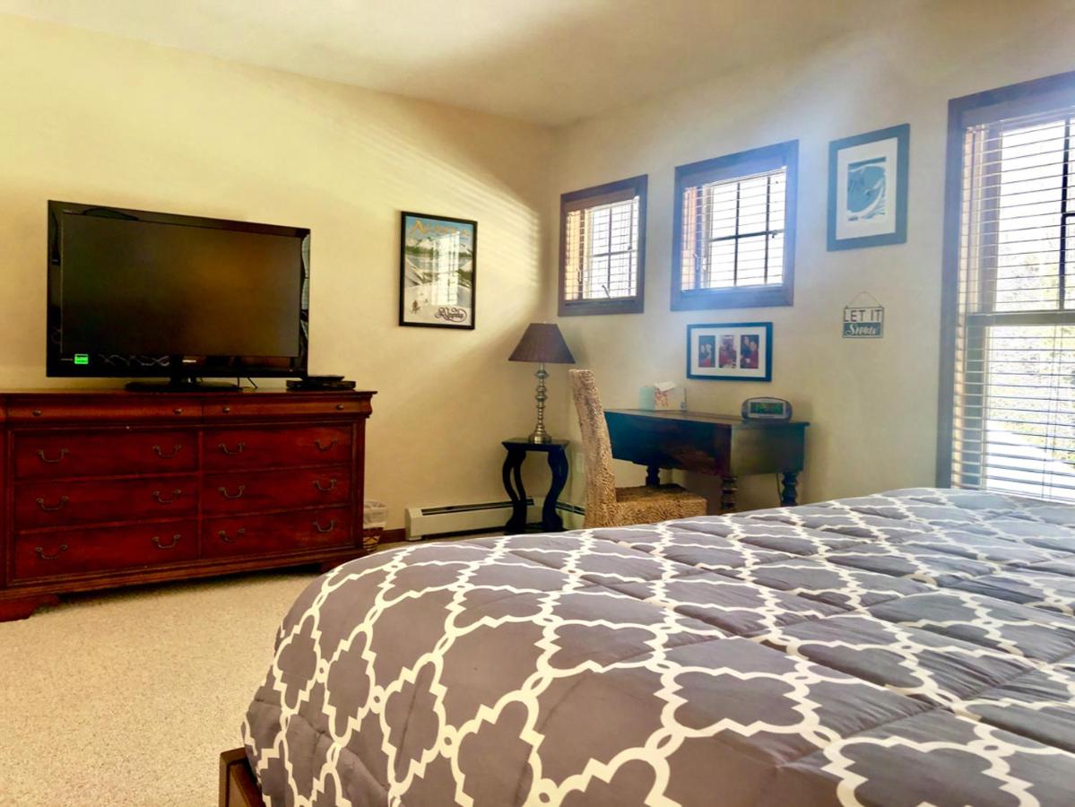  | H8 Gorgeous Stone Hill Townhome in the heart of Bretton Woods Great views huge kitchen fireplace