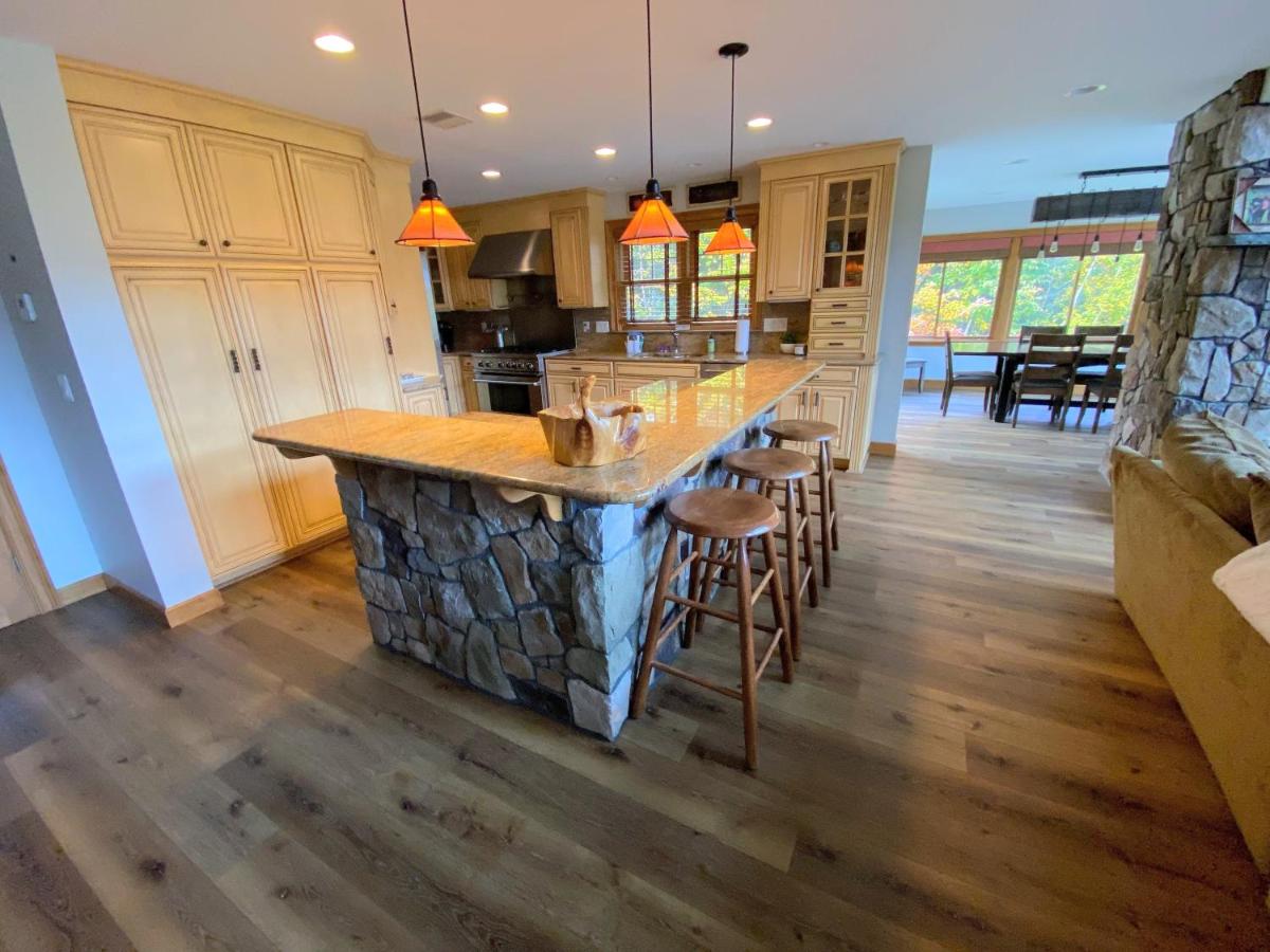 | M1 Luxury home, a short walk from the Mount Washington Hotel AC, heated floor, stunning views