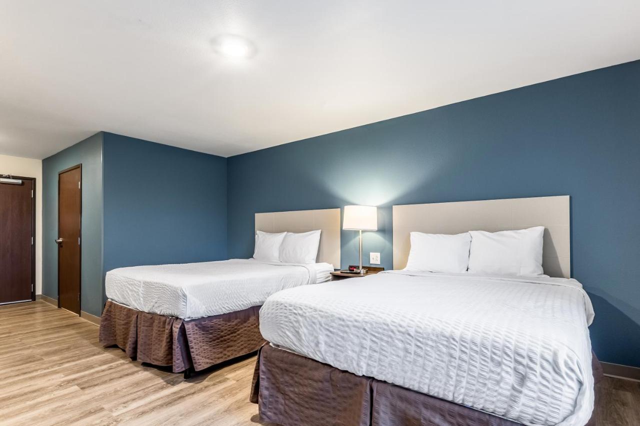 Queen Room with Two Queen Beds - Accessible/Non Smoking at WoodSpring Suites Gurnee - Chicago