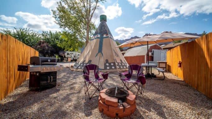| OK RV Park Family Tipi OK1