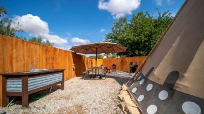 | OK RV Park Family Tipi OK1