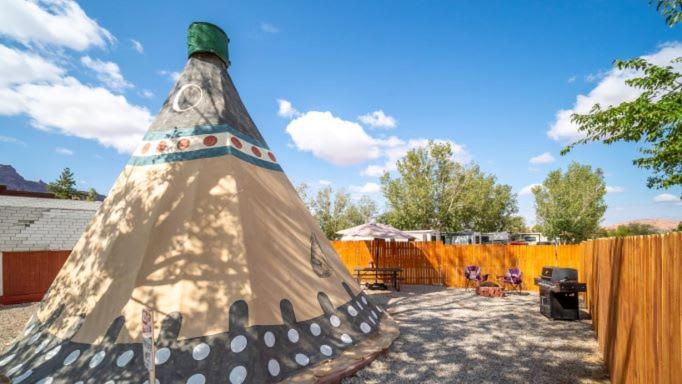 | OK RV Park Family Tipi OK1