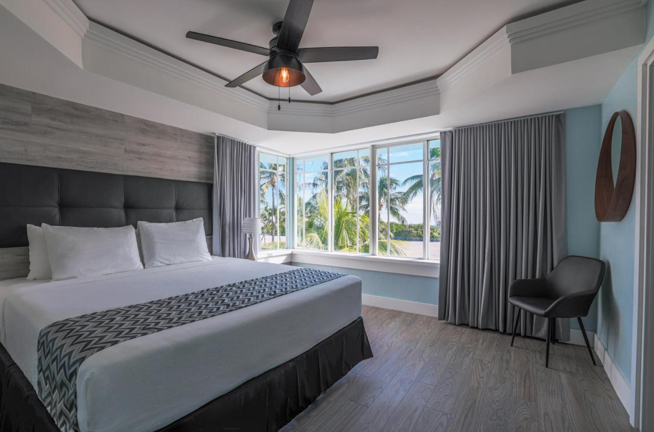 King Suite with Ocean View at The Colony Hotel