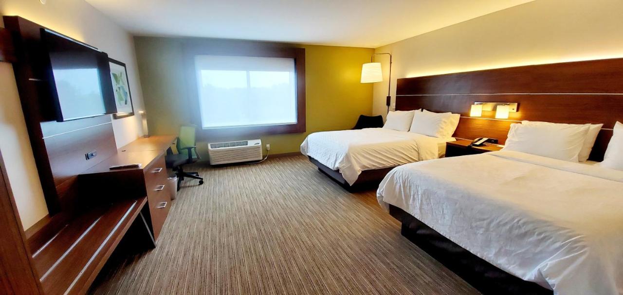 Deluxe Two Beds - Non-Smoking at Holiday Inn Express & Suites Rehoboth Beach by IHG