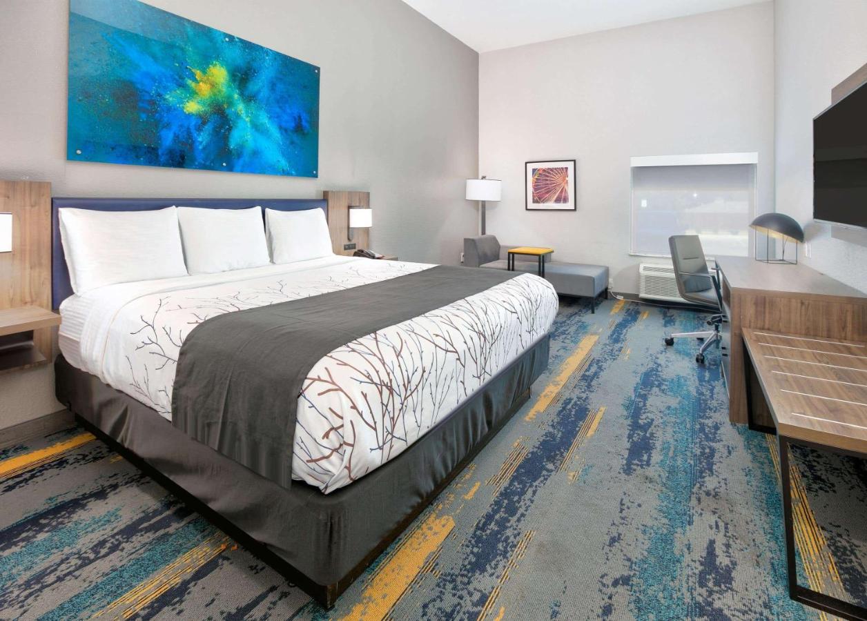 Deluxe King Room - Non-Smoking at La Quinta Inn & Suites by Wyndham Dallas/Fairpark