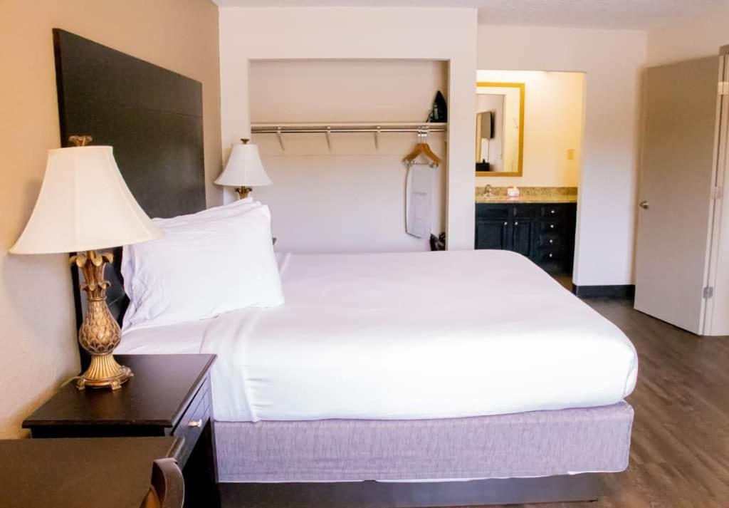 Standard King Room - Non Smoking at Extended Stay Inn & Suites Marion I-57