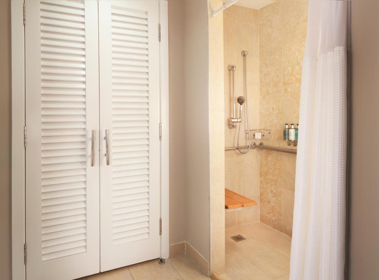 Studio - Disability Access at Pier House Resort & Spa