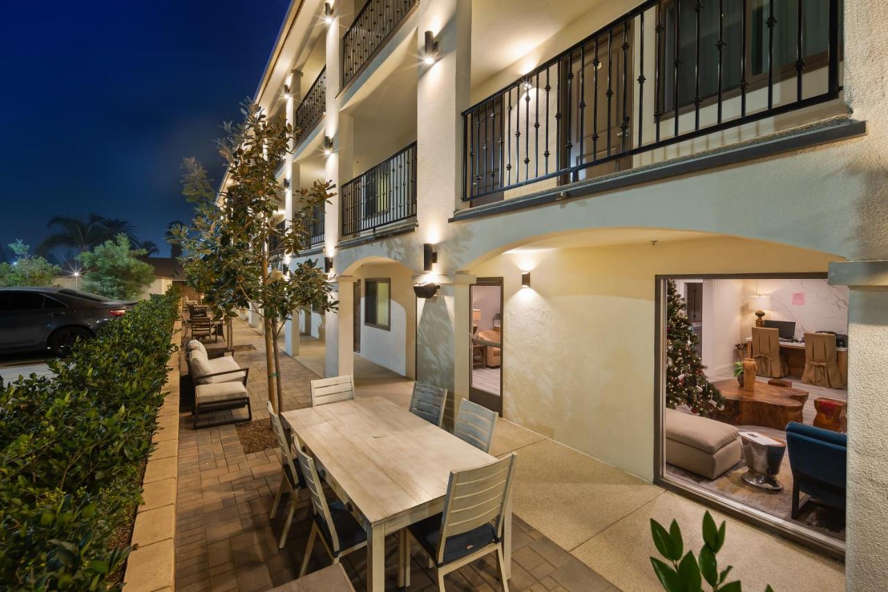 | Hotel Huntington