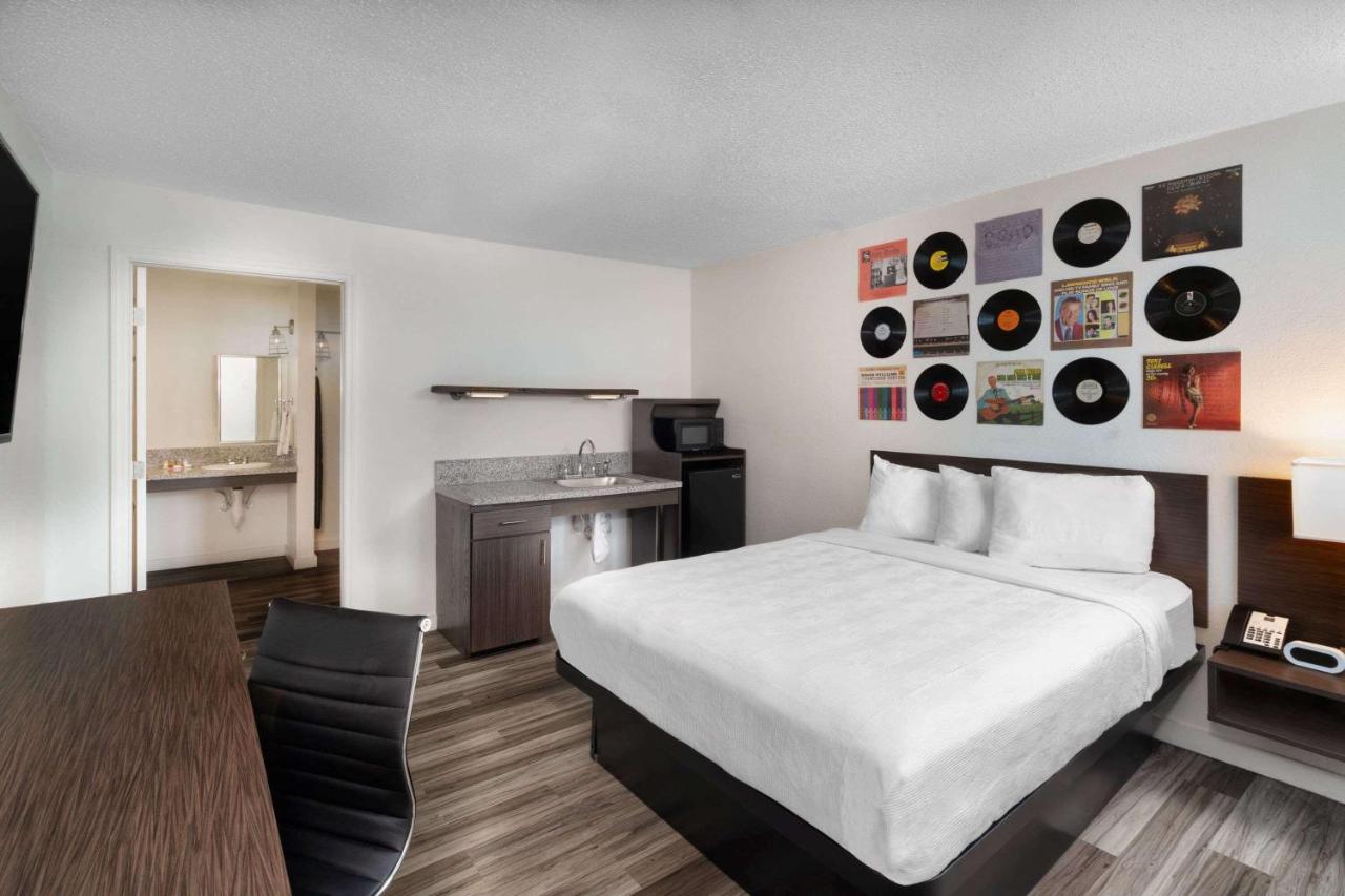 Queen Room - Mobility Access/Non-Smoking at Hillside Crossing Nashville
