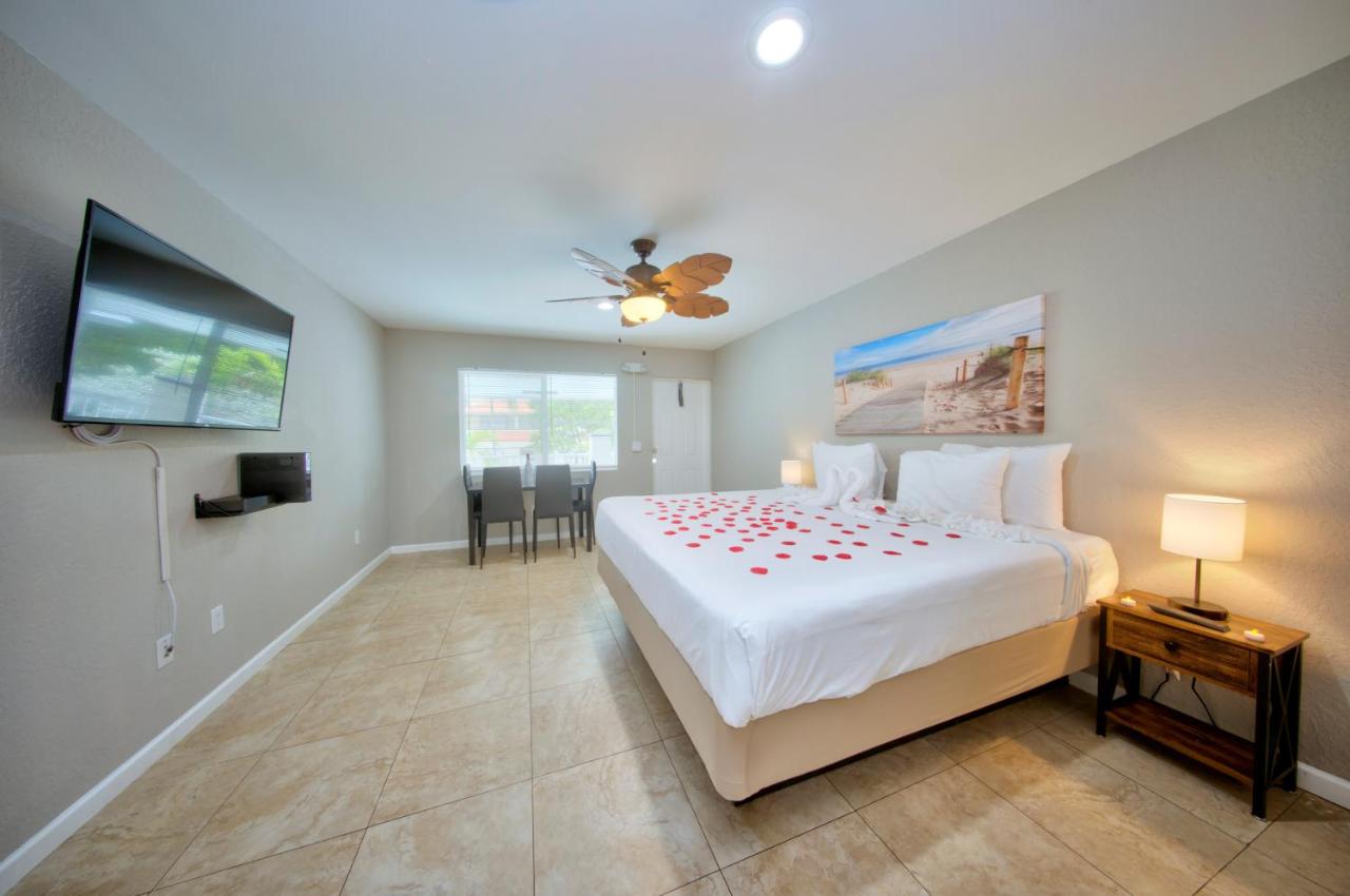 Deluxe King Studio at Surf and Sand Seaside