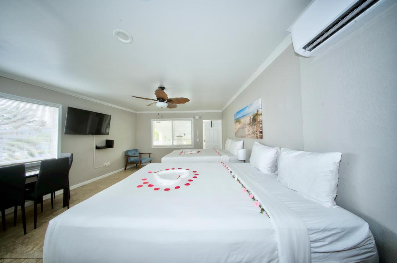 Deluxe Queen Studio at Surf and Sand Seaside