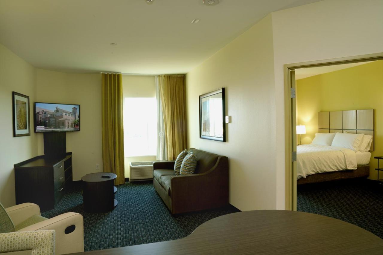 One-Bedroom Queen Suite -Non-Smoking at Candlewood Suites Plano North by IHG