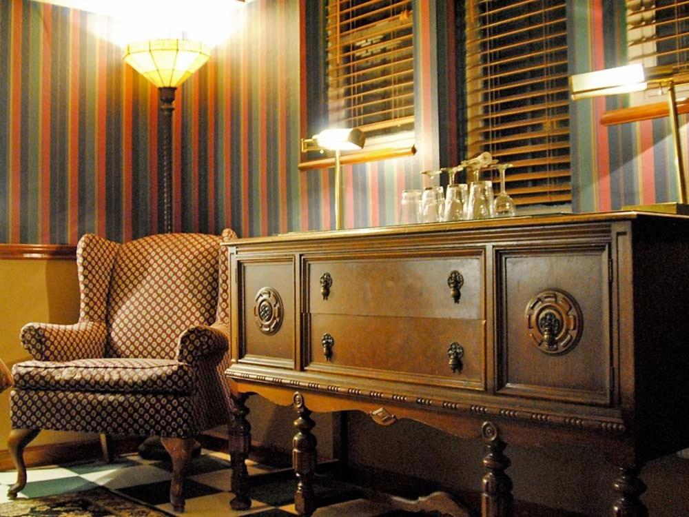 | Cecil Bacon Manor