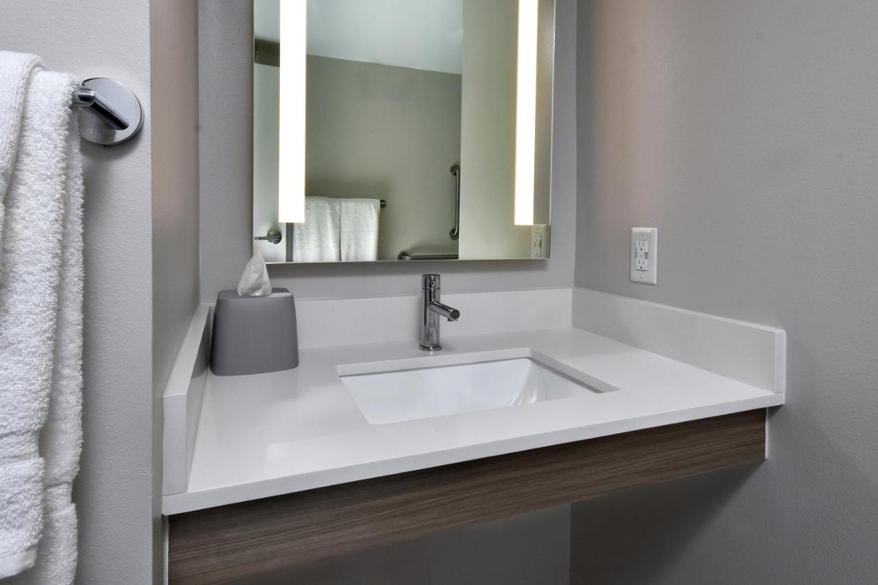| Holiday Inn Express Richmond I-64 Short Pump Area, an IHG Hotel