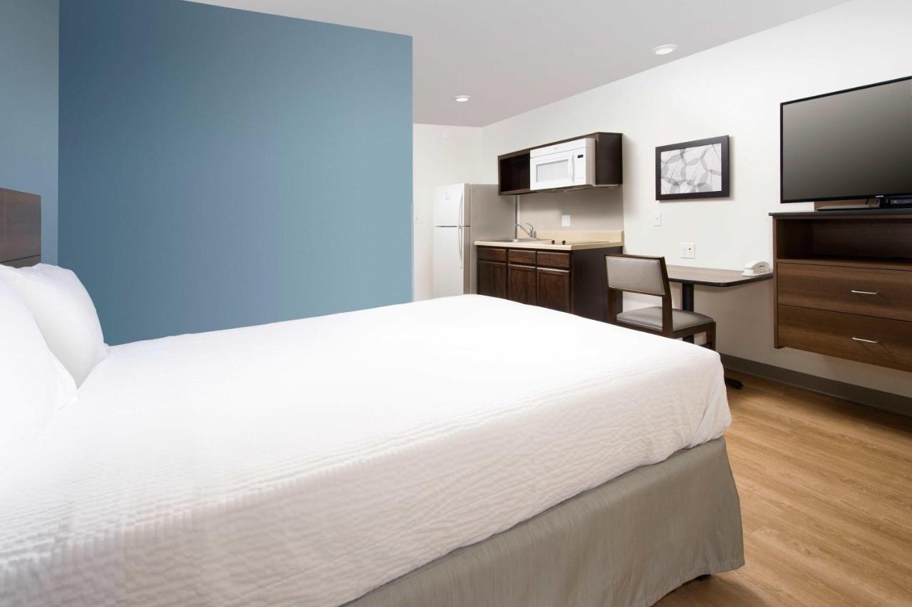 Queen Room with Accessible Tub - Accessible/Non Smoking at WoodSpring Suites Portland Vancouver