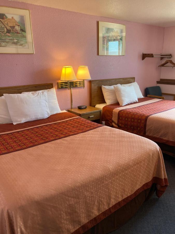 | Executive Inn