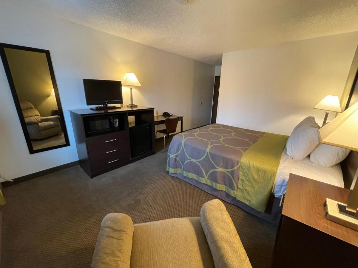 Queen Room at Studio 1 Hotel & Extended Stay - Missoula