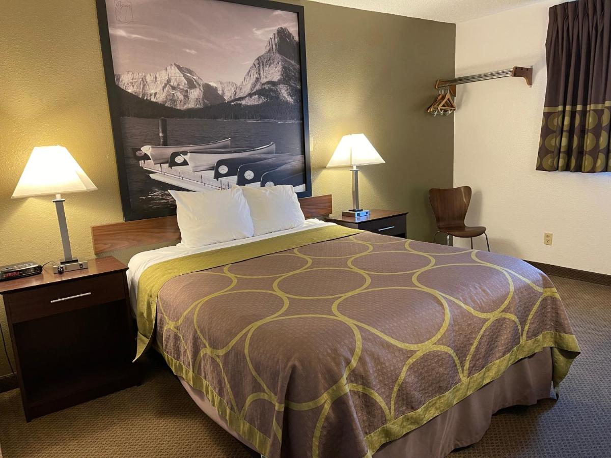 Queen Room at Studio 1 Hotel & Extended Stay - Missoula