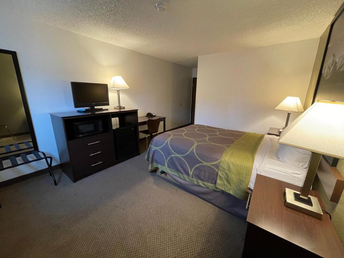 Queen Room at Studio 1 Hotel & Extended Stay - Missoula