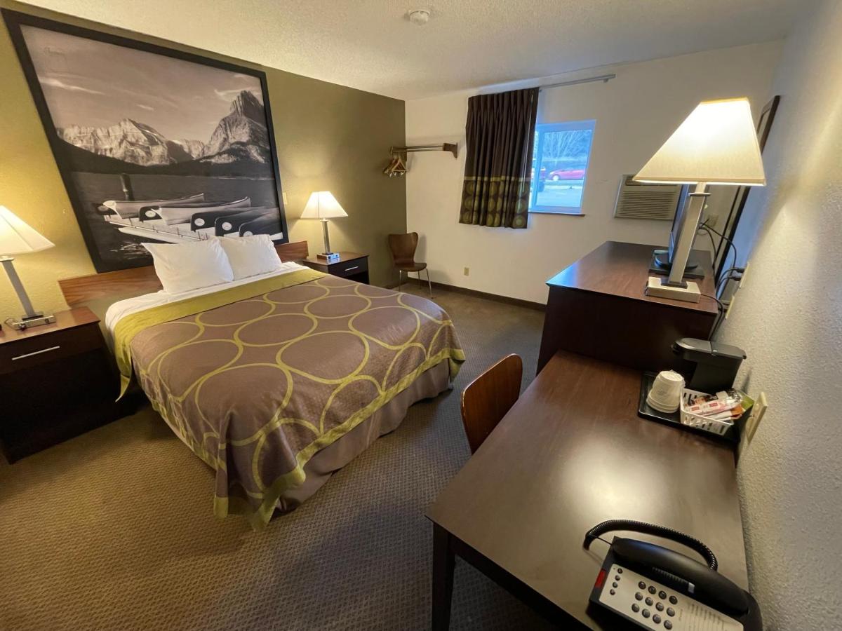 Queen Room at Studio 1 Hotel & Extended Stay - Missoula