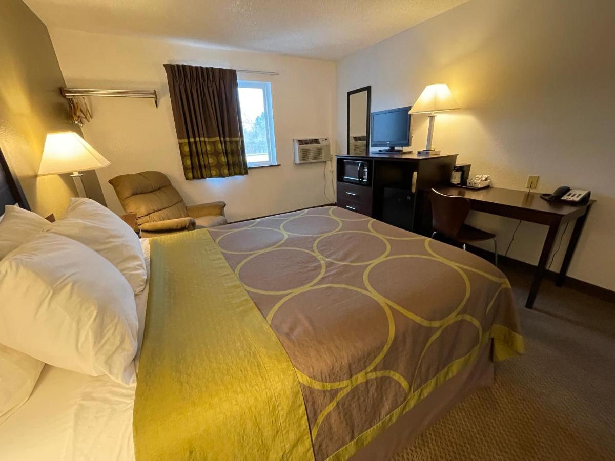 Queen Room at Studio 1 Hotel & Extended Stay - Missoula