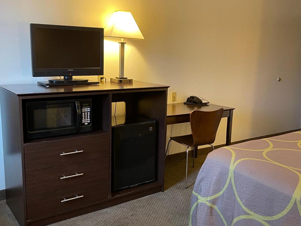 Queen Room at Studio 1 Hotel & Extended Stay - Missoula