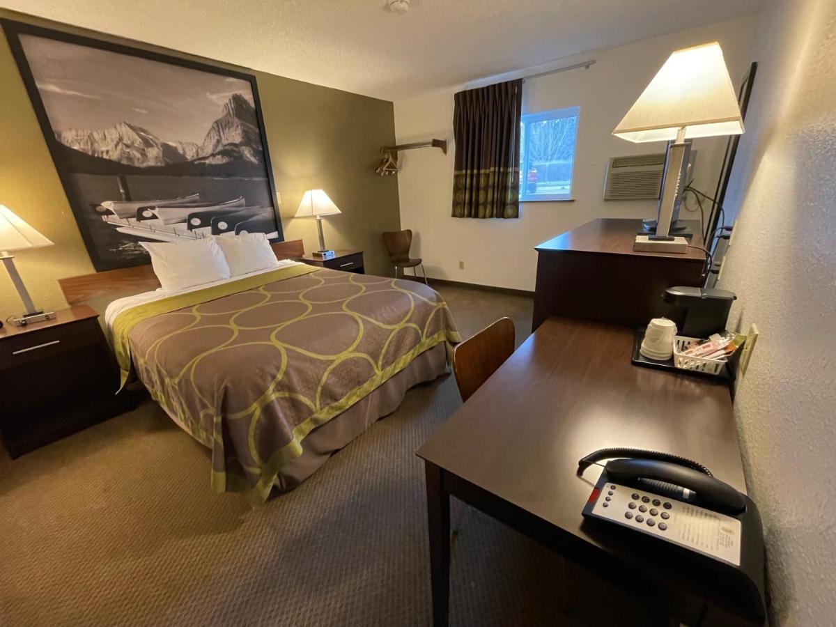 Queen Room at Studio 1 Hotel & Extended Stay - Missoula