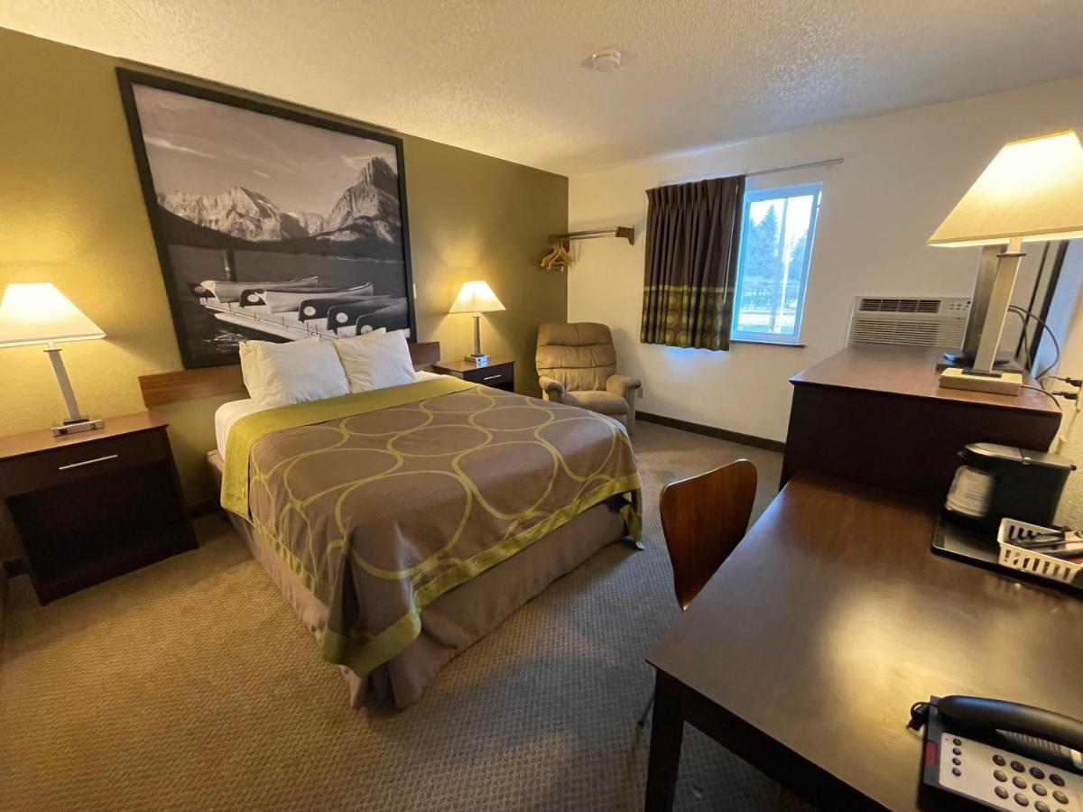 Queen Room at Studio 1 Hotel & Extended Stay - Missoula