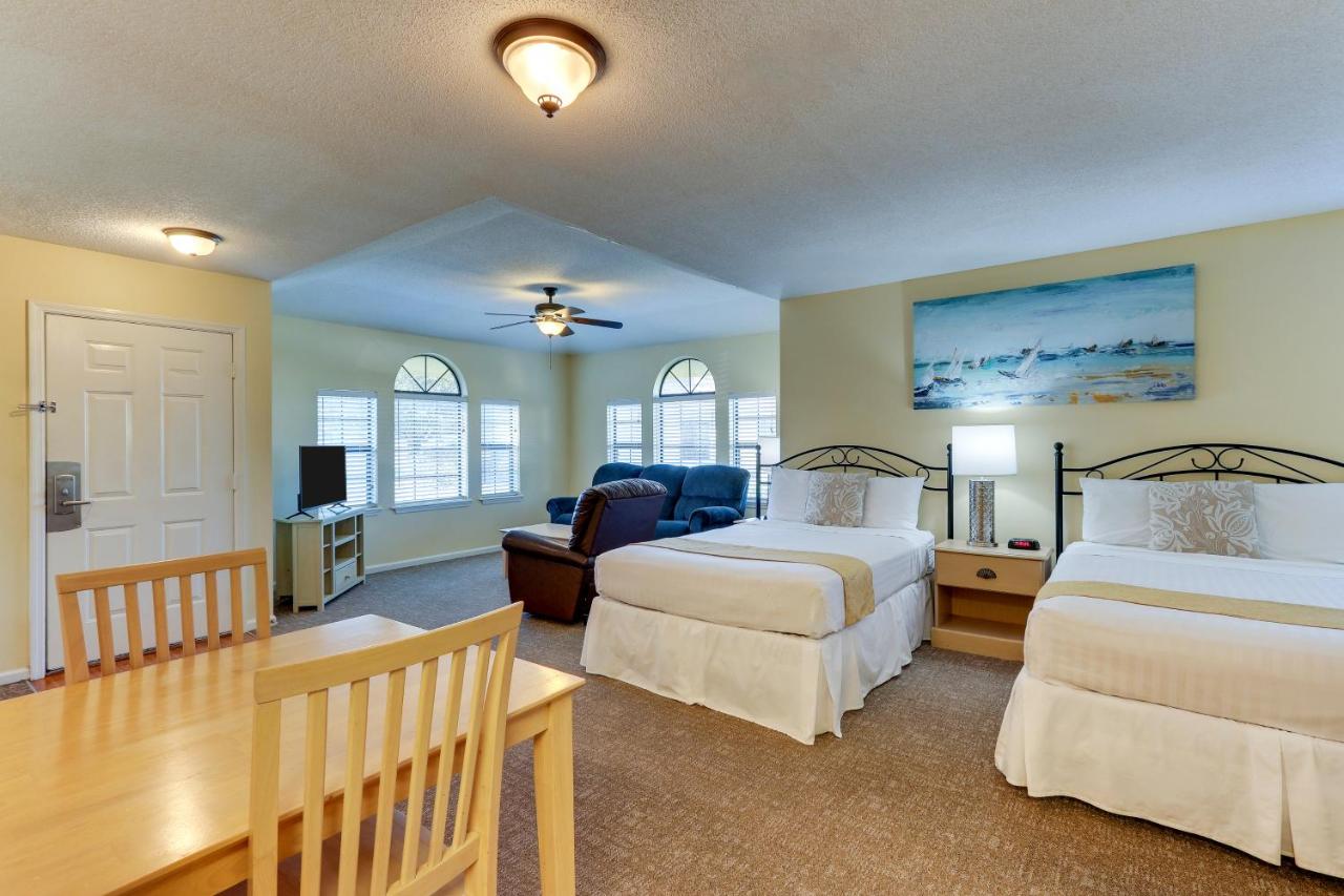 Double Suite with Two Double Beds at Mariners Suites
