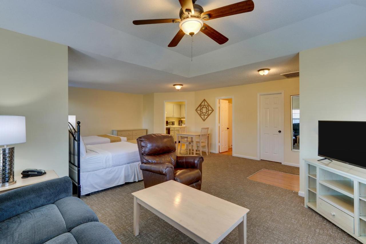 Double Suite with Two Double Beds at Mariners Suites