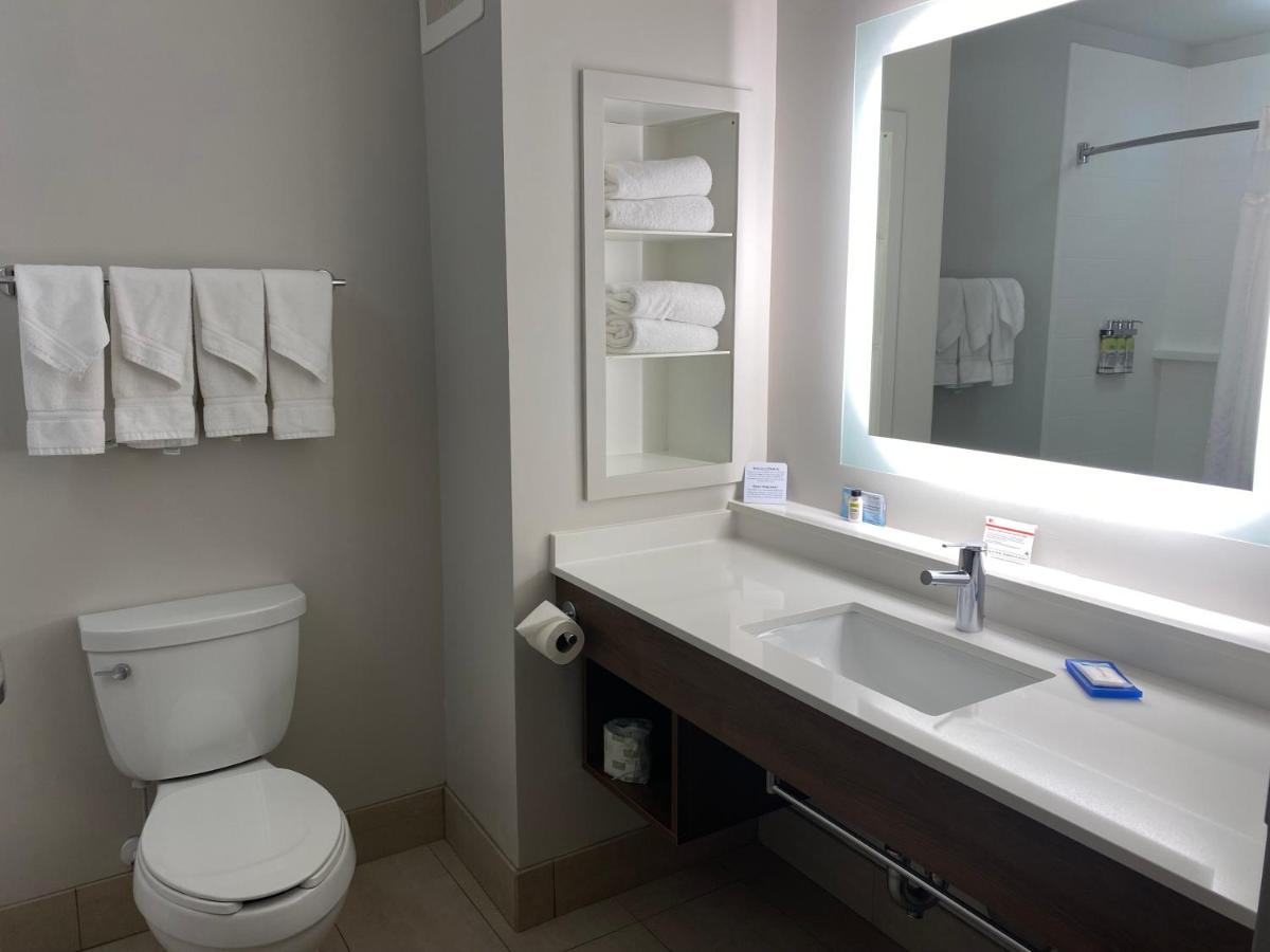  | Holiday Inn Express Hotel & Suites Binghamton University-Vestal, an IHG Hotel