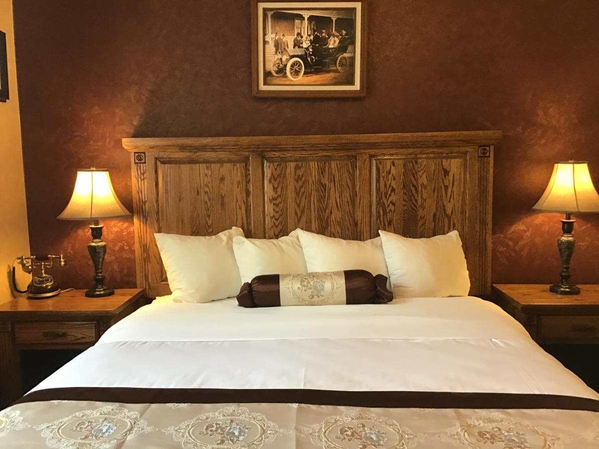 Deluxe King Room - Non-Smoking at Eureka Inn, Trademark Collection by Wyndham