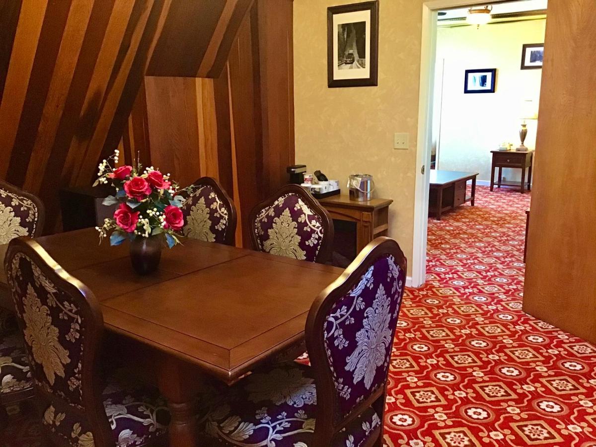 Grand King Suite - Non-Smoking at Eureka Inn, Trademark Collection by Wyndham