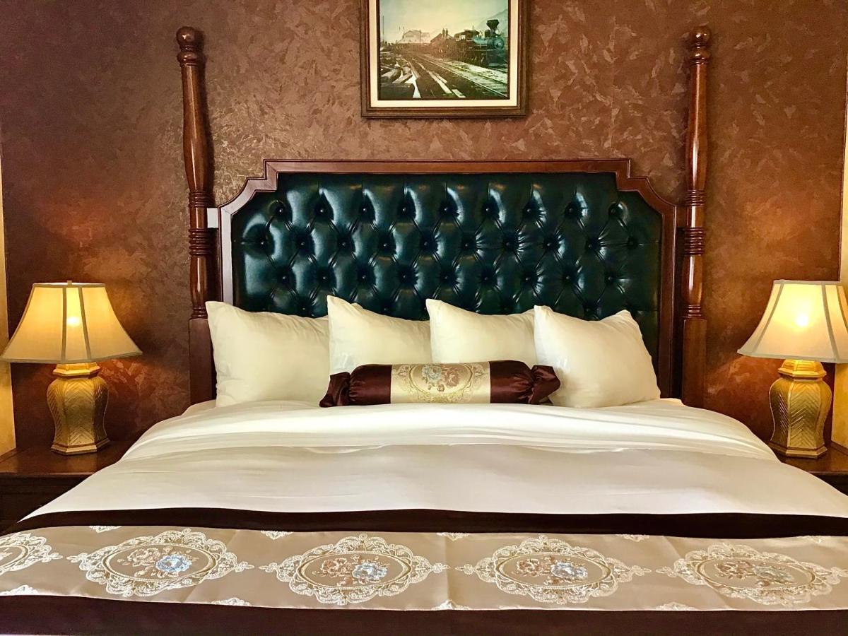 Honeymoon Suite - Non-Smoking at Eureka Inn, Trademark Collection by Wyndham