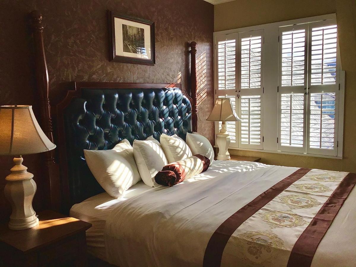 Executive Suite at Eureka Inn, Trademark Collection by Wyndham