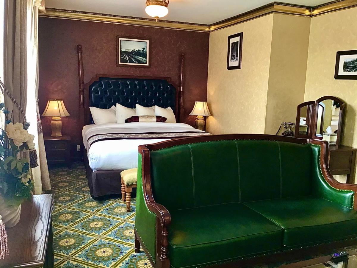 Deluxe King Room - Non-Smoking at Eureka Inn, Trademark Collection by Wyndham