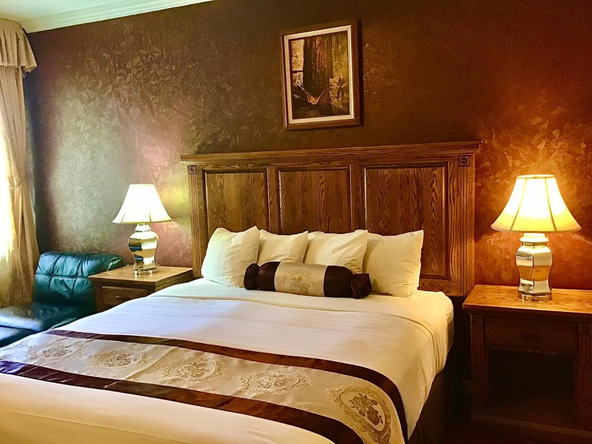 King Room - Non-Smoking at Eureka Inn, Trademark Collection by Wyndham