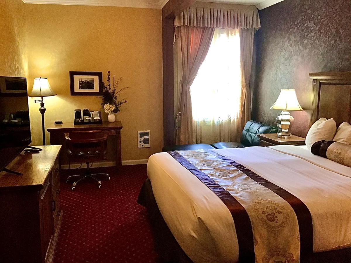 King Room - Non-Smoking at Eureka Inn, Trademark Collection by Wyndham