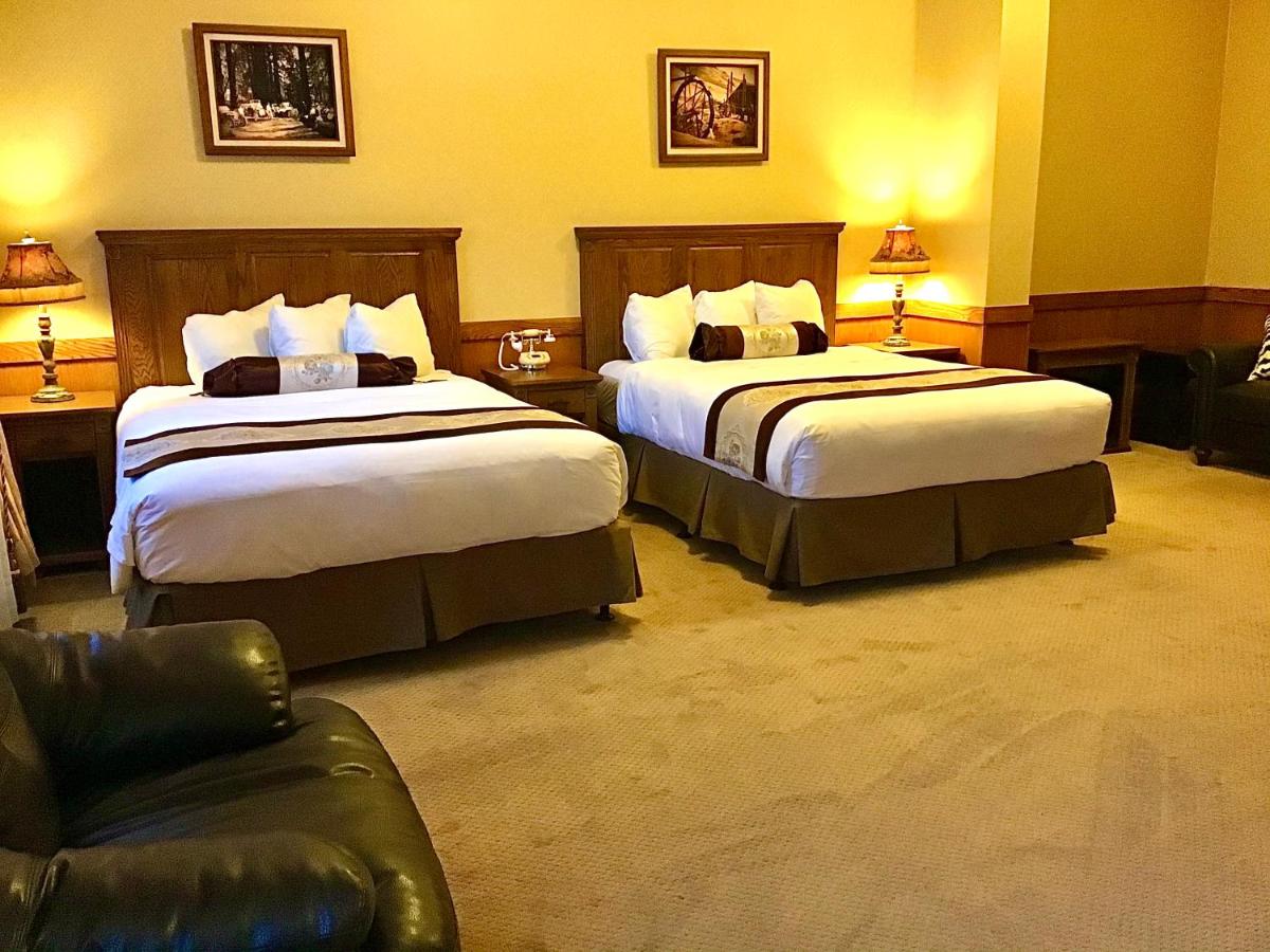 Deluxe Queen Room with Two Queen Beds - Mobility Access/Non-Smoking at Eureka Inn, Trademark Collection by Wyndham