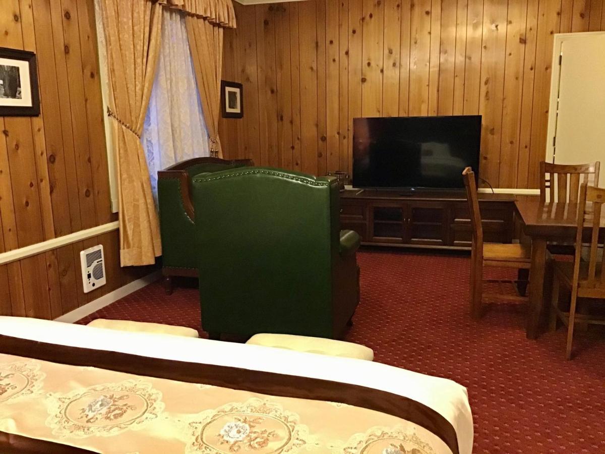 Presidential Suite - Non-Smoking at Eureka Inn, Trademark Collection by Wyndham