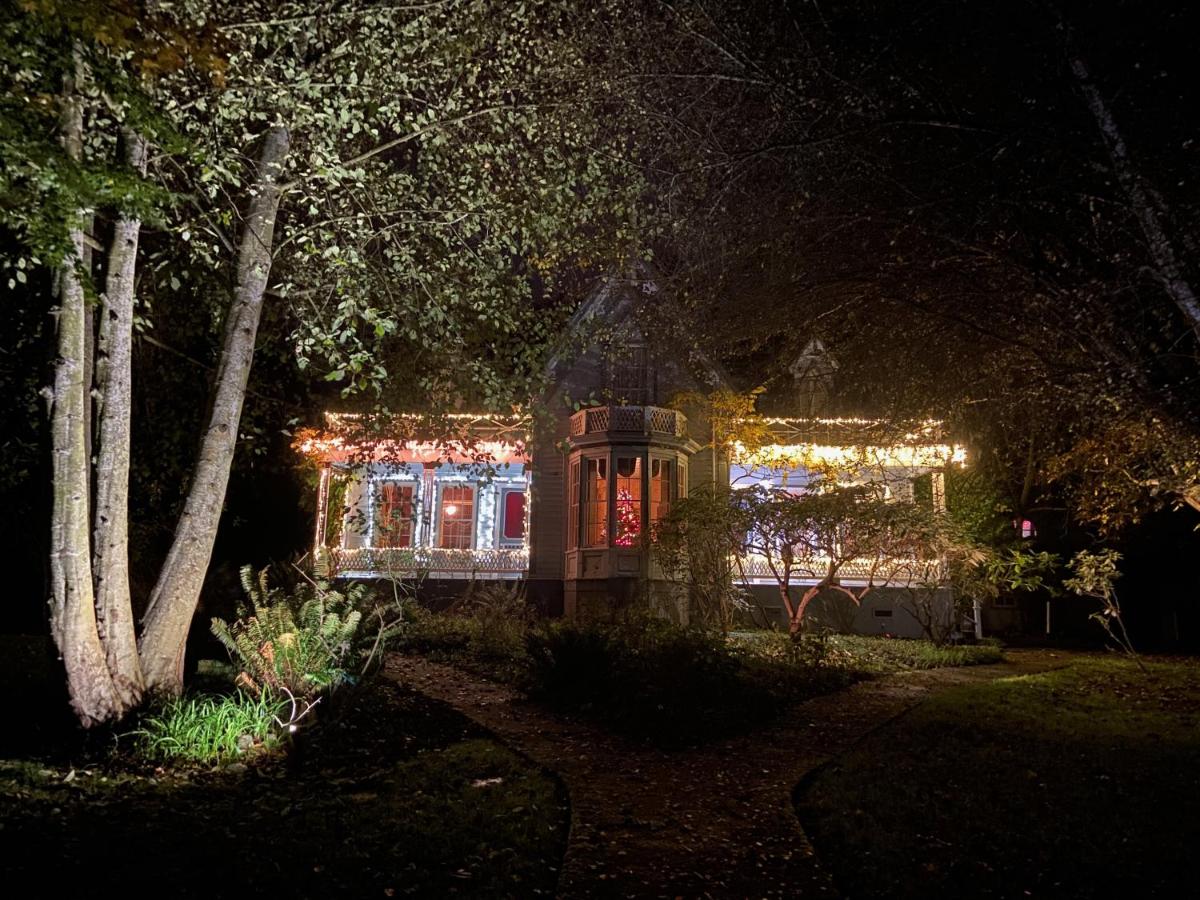 | Shaw House Inn
