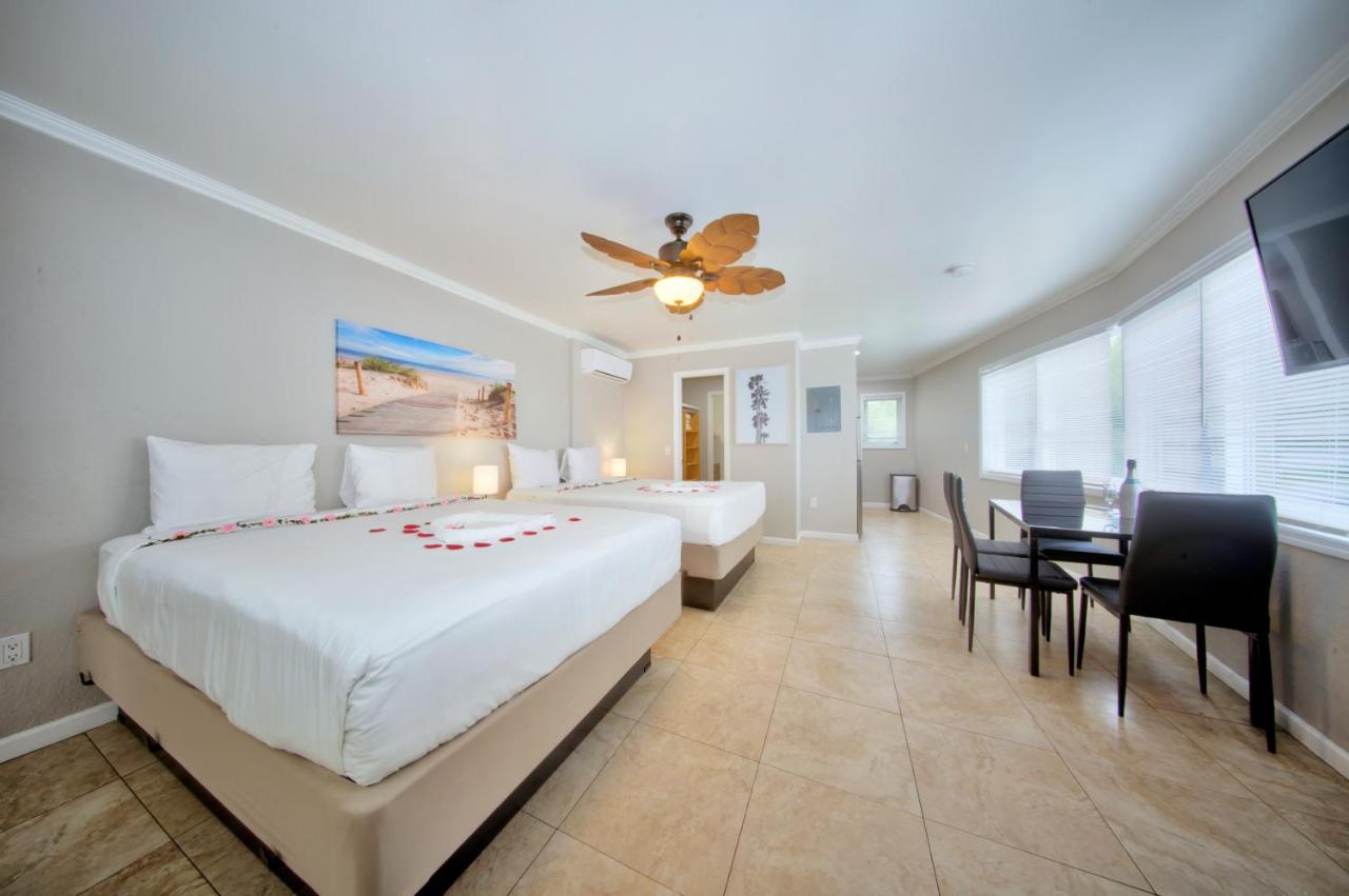 Deluxe Queen Studio at Surf and Sand Seaside