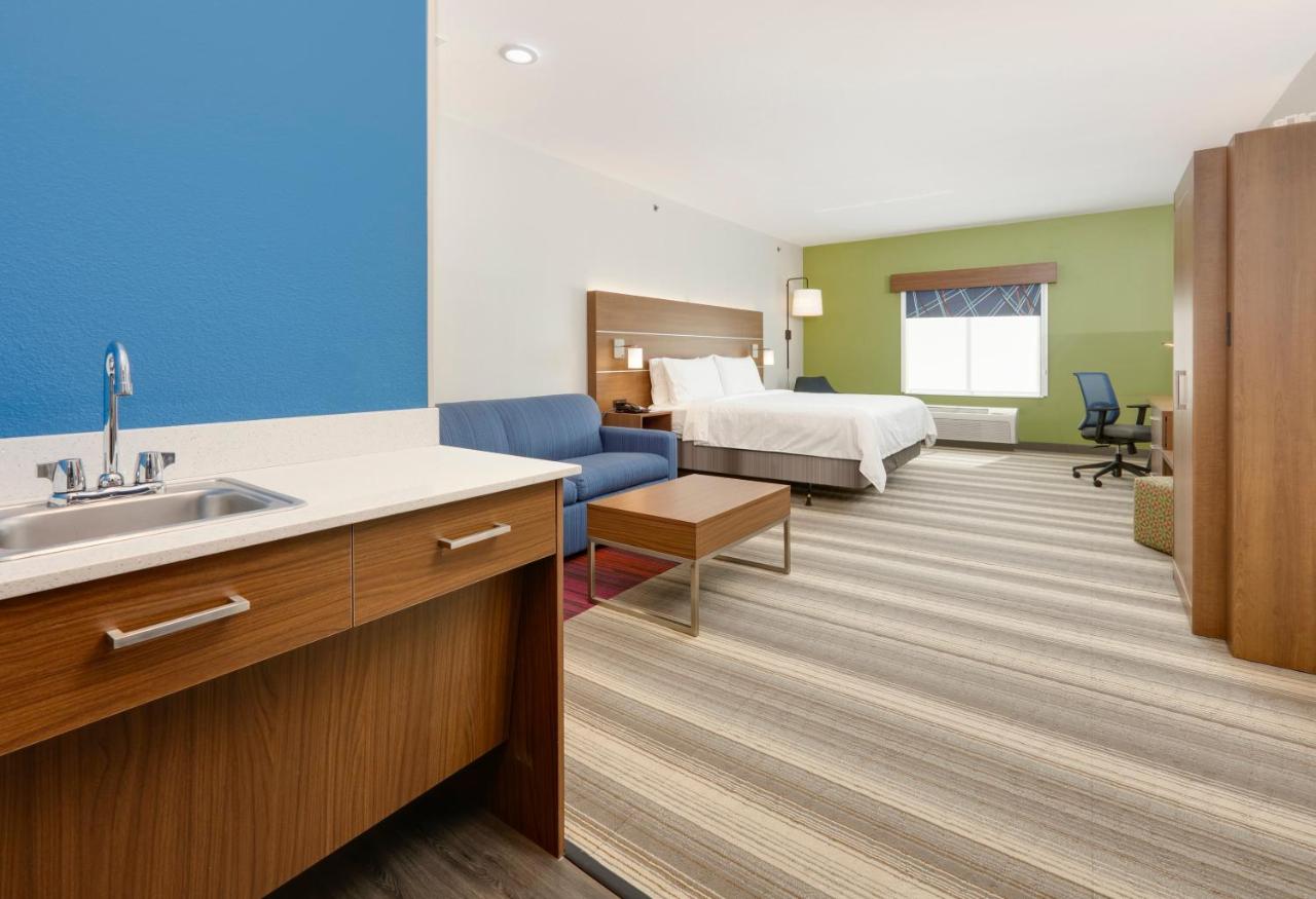 Suite - Mobility Access/Hearing Accessible at Holiday Inn Express & Suites Denton North by IHG