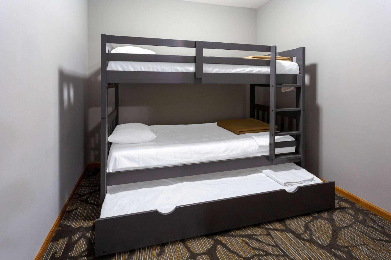 Three-Bedroom Suite - Non-Smoking at Wingate by Wyndham Wisconsin Dells Waterpark